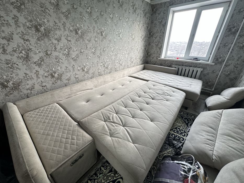 Диван почти новый