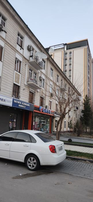 Срочно продается 2 ком ... квартира ул.Гагарина Азиз базар