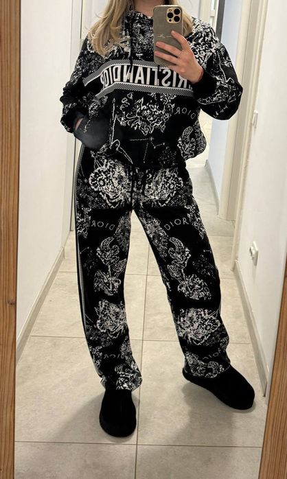 Stoc trening dama Dior
75 bumbac ,20 poliester,5 lycra