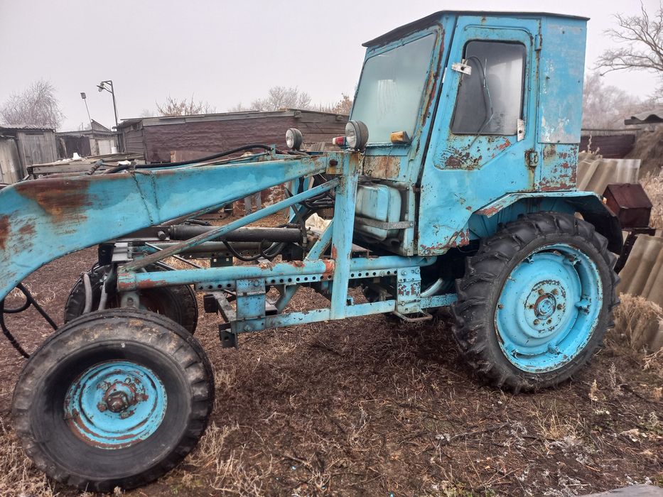Продам трактор т16