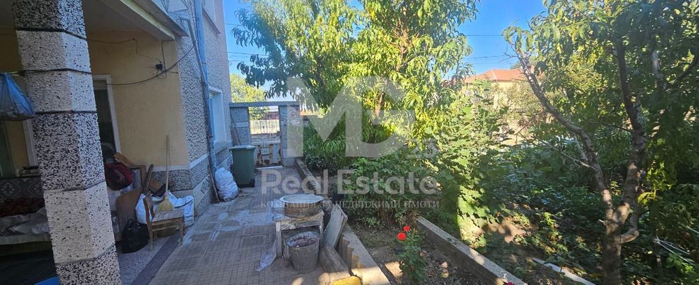 Къща в Пловдив, област-с.Тополово площ 162 цена 94500