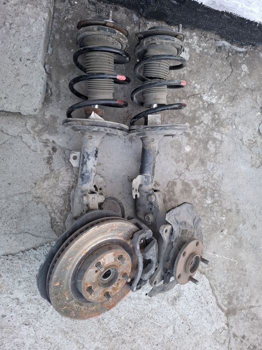 Камри 40 Амортизаторы в сборе