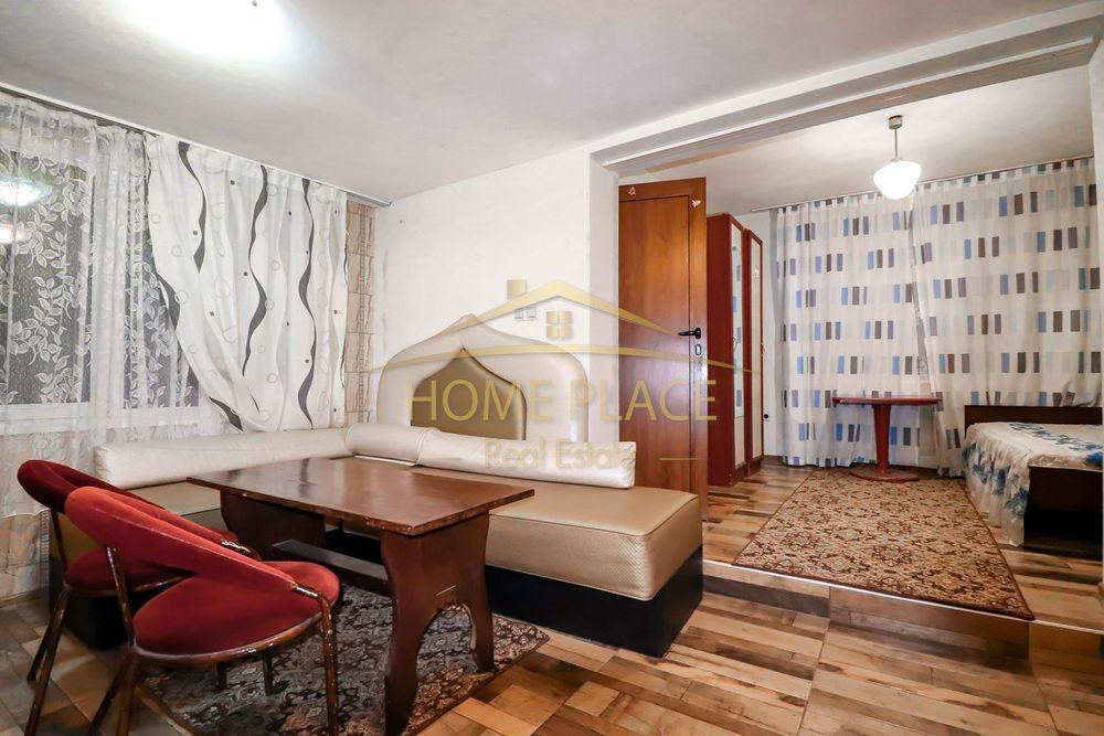 Дава се под наем Етаж от къща в Варна, Цветен квартал - 45 кв.м за 367.2 € - Снимка #2