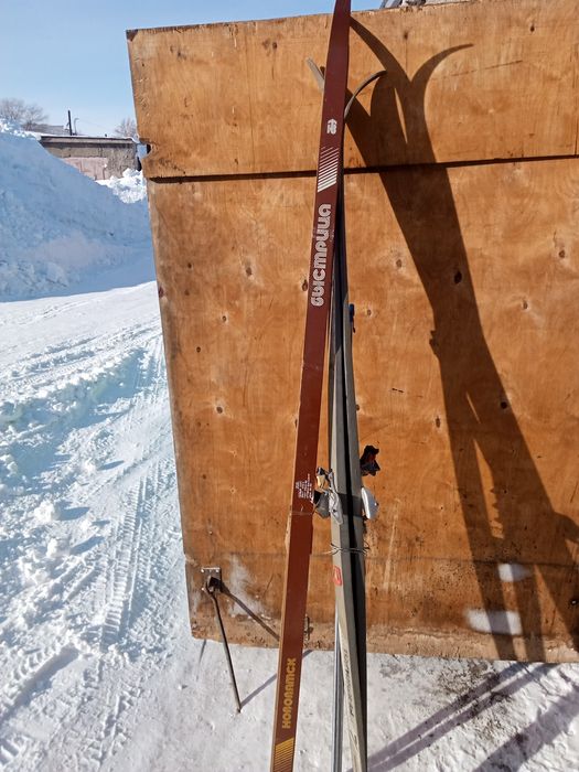 Продам лыжи 5000.