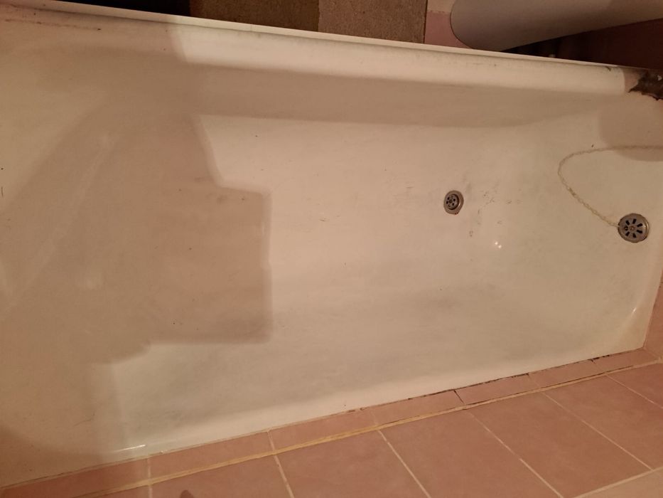 Продам ванную чугунную