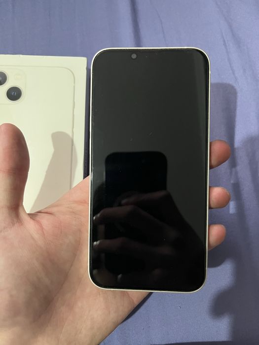 Продаю айфон 13 на 128 гб