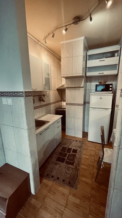 Inchiriez apt. 2 camere + balcon, zona Tribunalului Brasov | 450 € neg