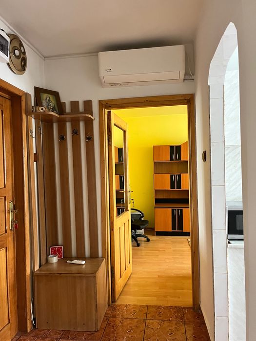 Închiriez apartament cu două camere