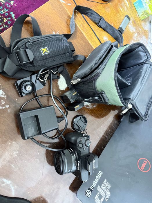 Canon EOS M50 — ideal holatda, ko‘plab aksessuarlar bilan