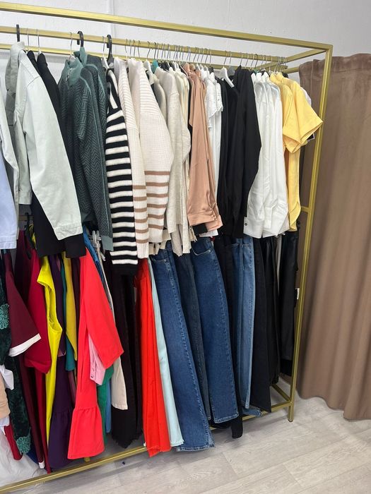 Продам рейлы для бутика