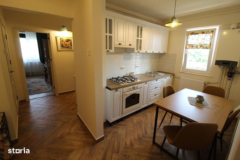 Închiriez apartament 3 camere în Hunedoara, Central-Bd. Dacia, 60mp...