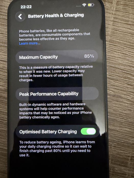 Продавам Iphone 13 black 128gb