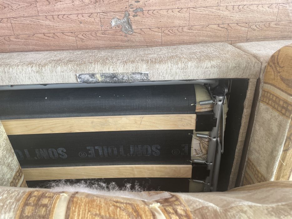 Диван на выбор два варианта продается по отдельности