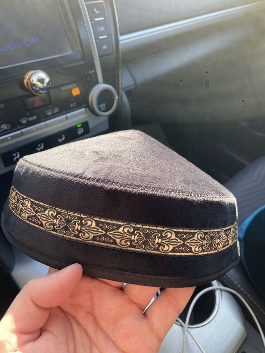 Сатылымда тақиялар, тюбетейки