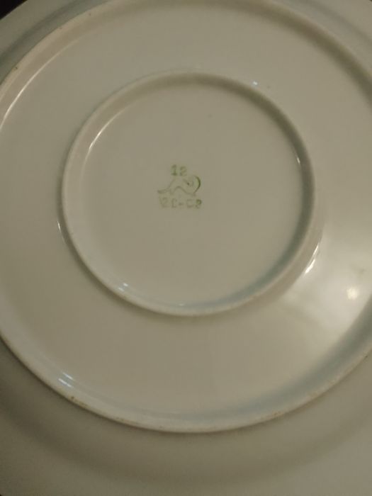 Посуда фарфоровая,  разная