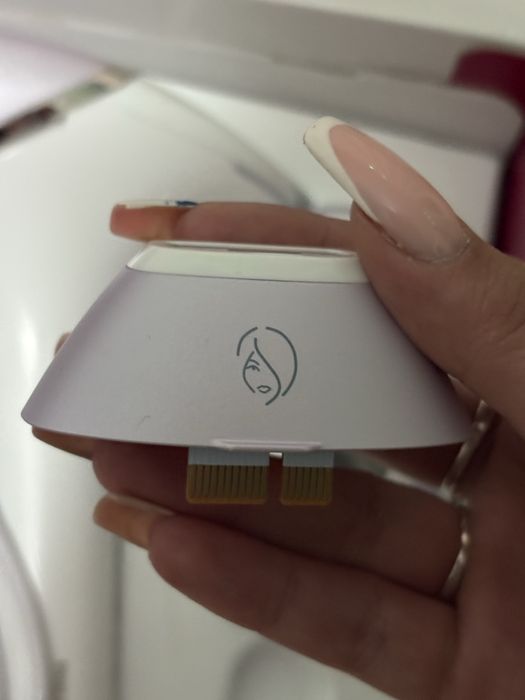 Фотоепилатор Филипс Lumea 8000 BRI947/00