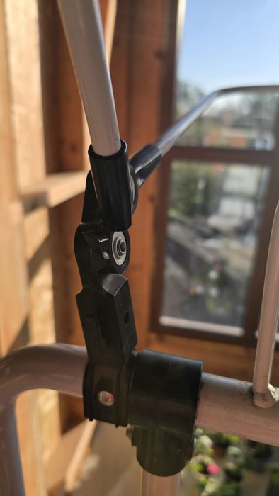 Детска люлка със сенник