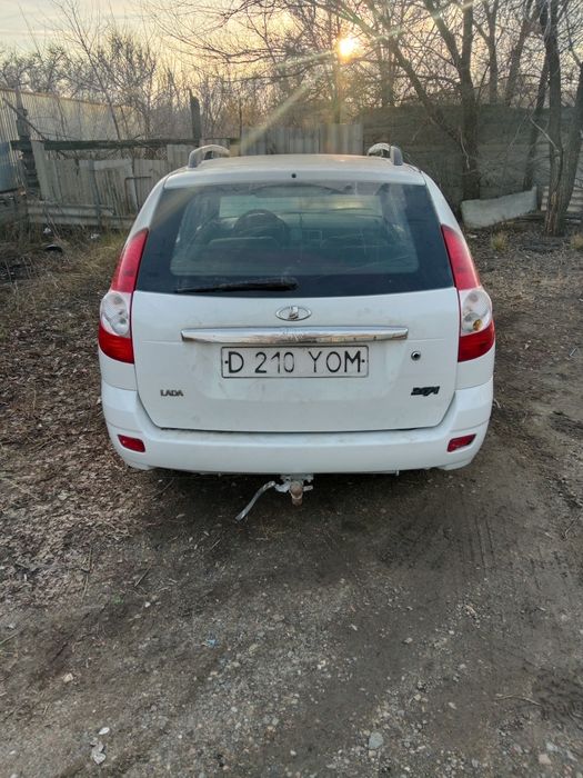 Приора универсал 2012 год.