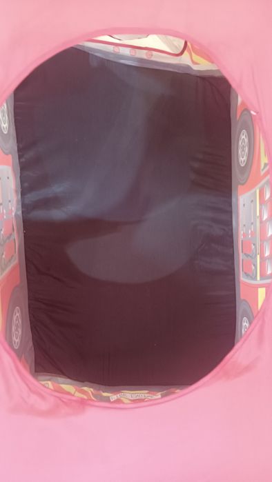 Cort mașină de pompieri