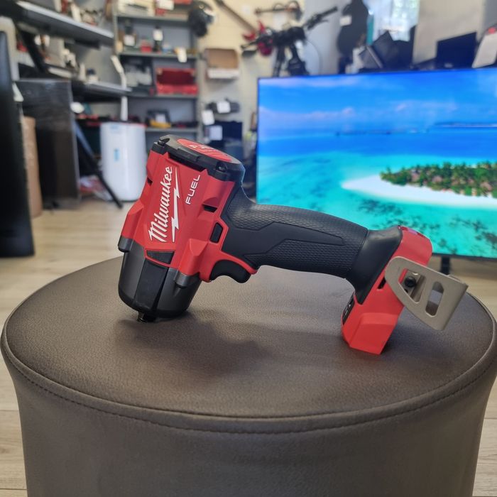 Amanet F28: Masina de insurubat cu impact Milwaukee M18 FMTIW2F12