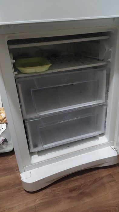 Продам холодильник