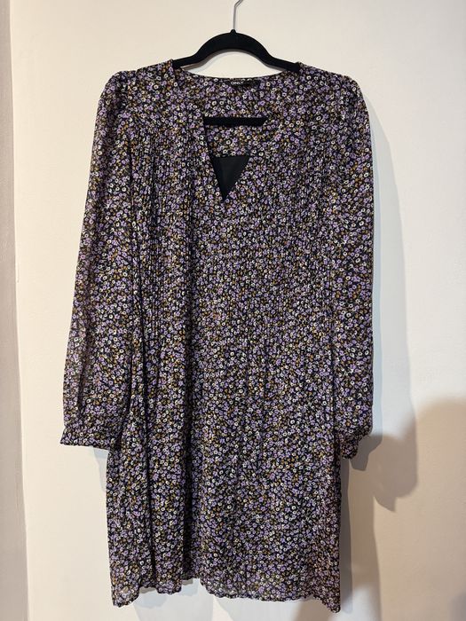 Rochii diverse culori si materiale