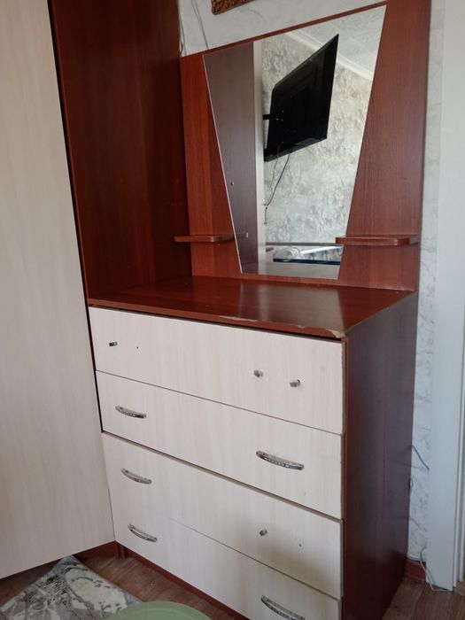 Продам шкаф угловой