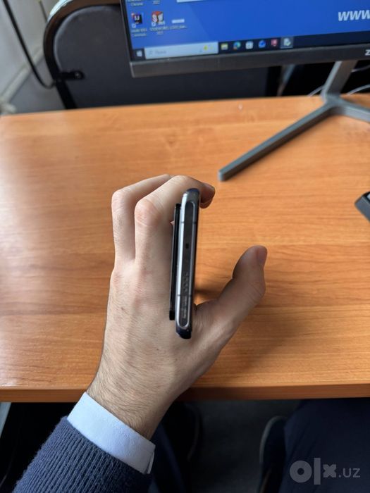 Xiaomi 11ultra12/ 256 ekranda singan joyi bor  bor abmen