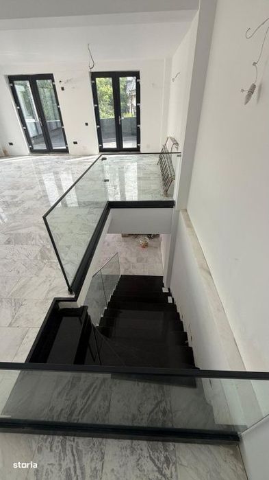 Spatiu comercial P+1, 184 mp, parcare, zona Central