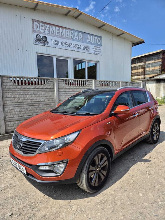 Dezmembram Kia Sportage 2.0 crdi 4x4 an 2012 motor/cutie/cardan