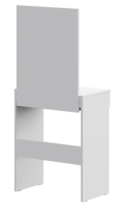 Туалетный столик