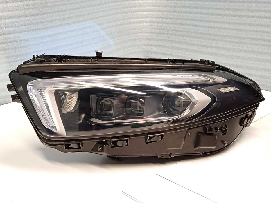 фар ляв и десен фарове Mercedes w177 A klass 2018-2025г. #1020 #1021