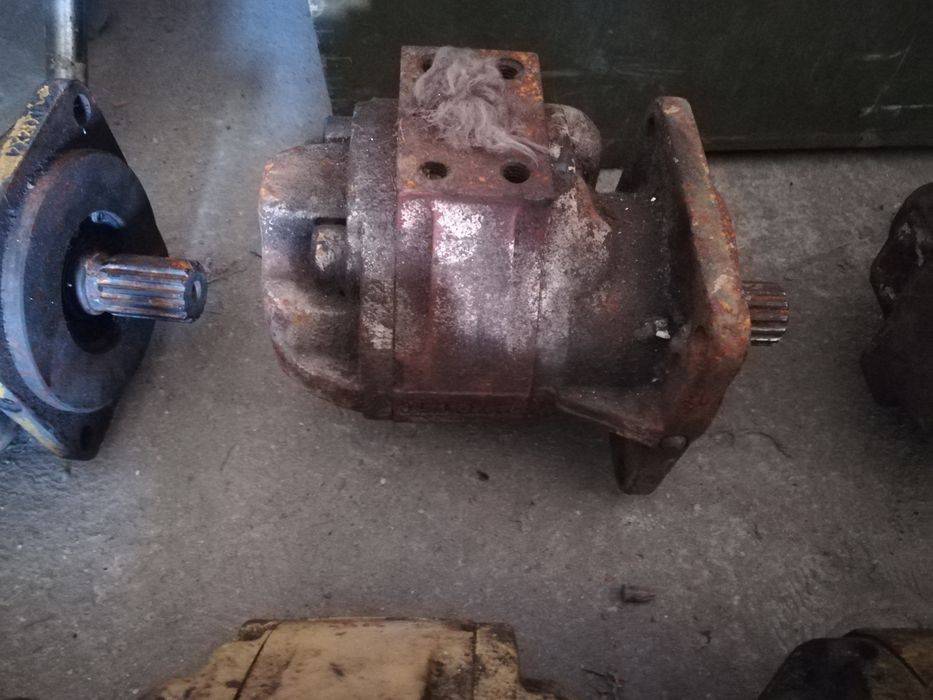 Продам гидронасосы на спец. технику