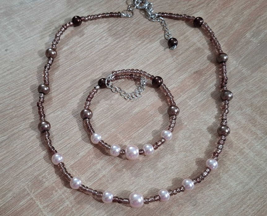 Комплекти колие + гривна със синтетични перли