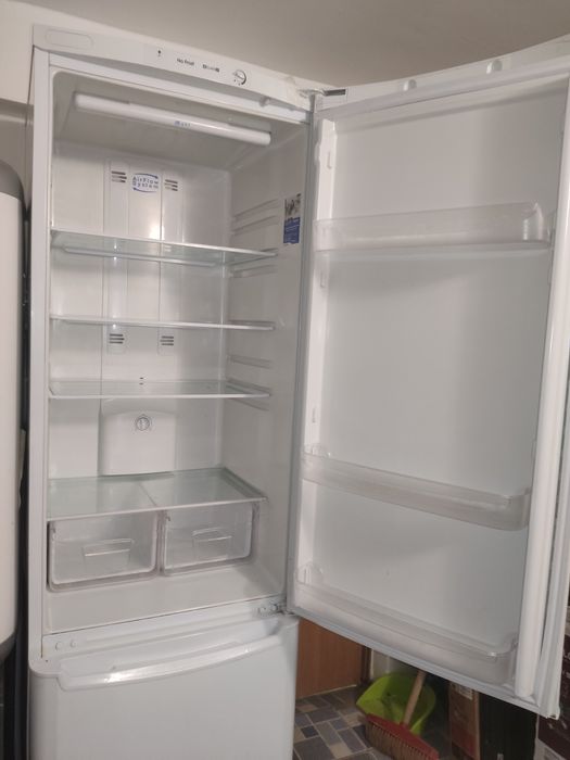 Холодильник Indesit высота 1,70