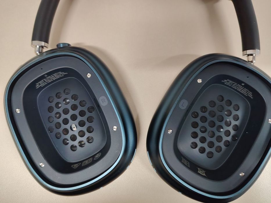 AirPods Max продаю