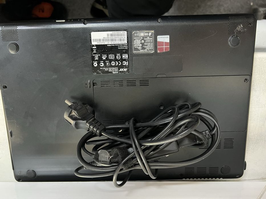 Продается ноутбук ультрабук Acer core i3