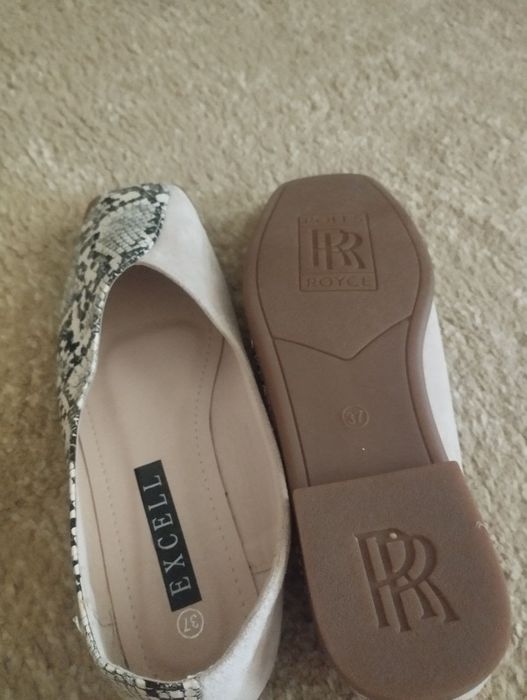 Женская обувь в хорошем состоянии