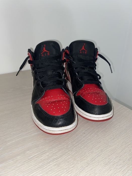 Jordan 1 mid Bred Text 38,5