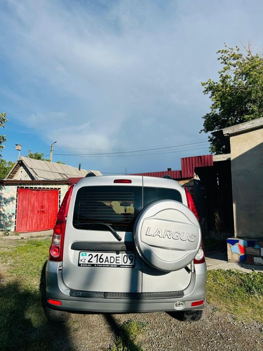 Сатылады Ларгус минивен