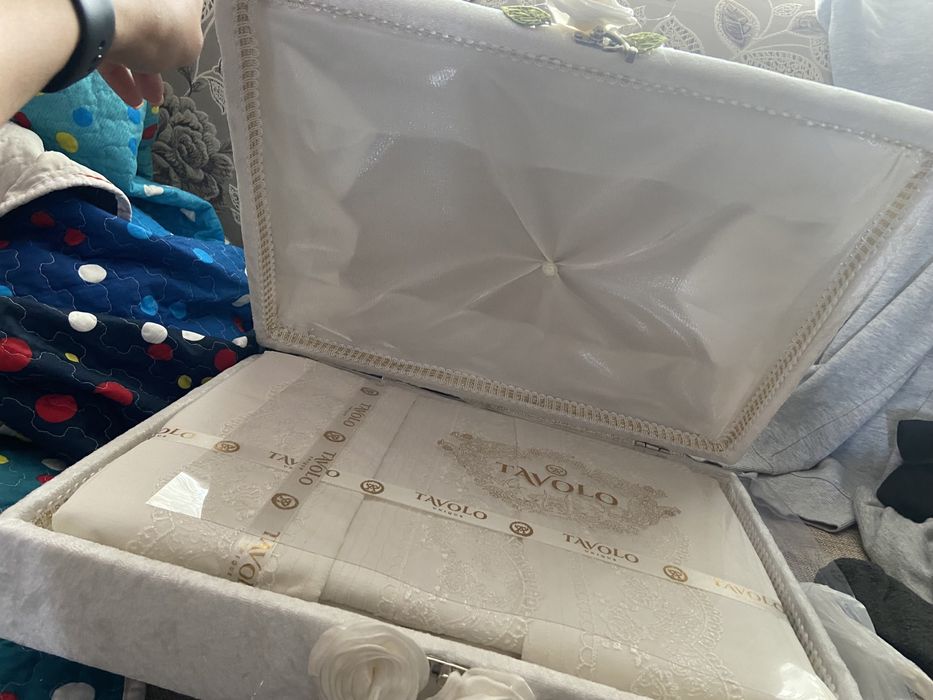 Продам постельный набор для приданного