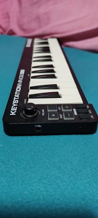 Продам M-audio mini 32mkz Keystation