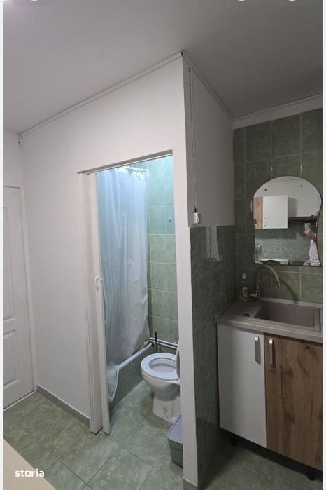 Camera de camin cu baie, 21.49 mp, complet utilata, zona Lapus
