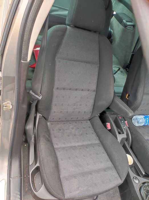 Предна дясна седалка за Пежо-307(два броя)