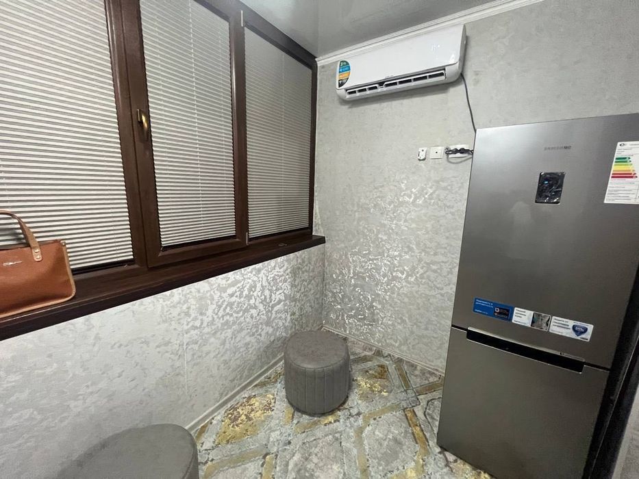 Сдается 2х комнатная квартира
С обстановкой
В горде Алмалыке