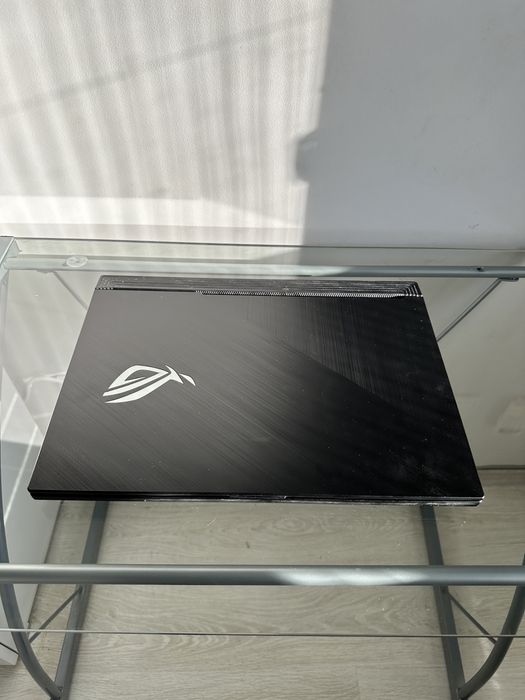 Asus ROG Strix G731GU Лаптоп