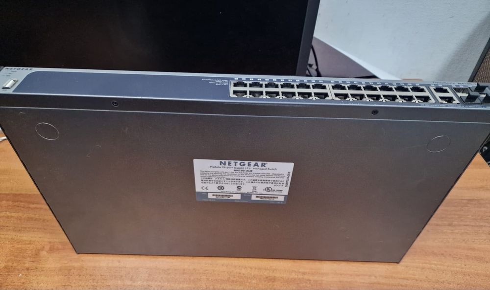 коммутатор NETGEAR M4100-26G ProSafe то