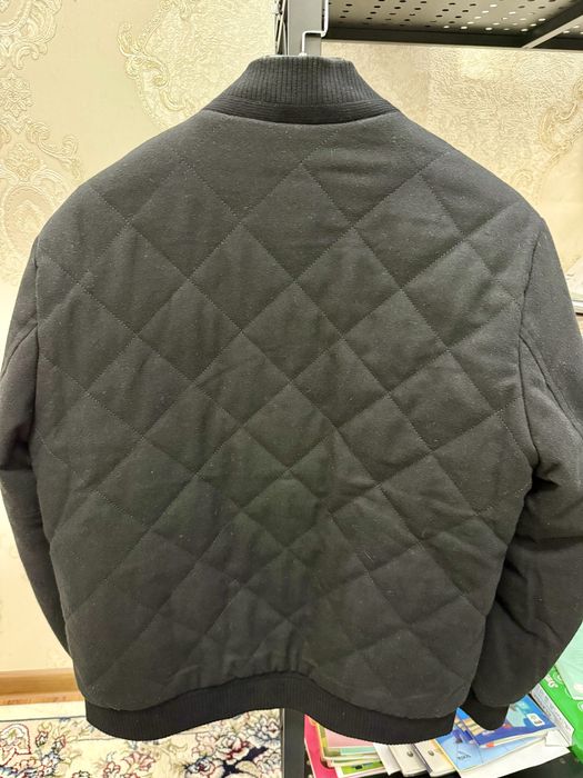 Продам бомбер, куртку Kiton.