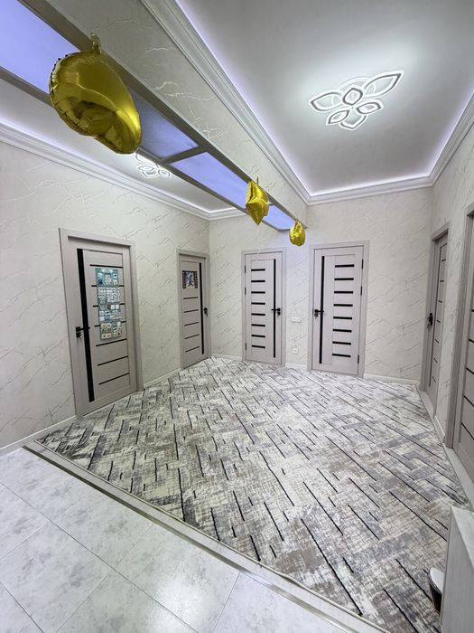 Продается трехкомнатная квартира  в новостройке, дом кирпичный.