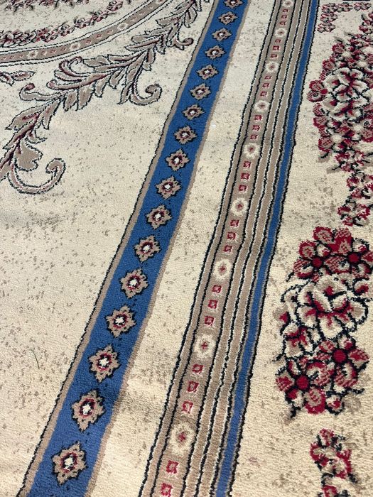 Продается ковер.